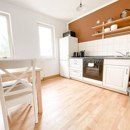 Schoene Ferienwohnung Mit Blick Ueber Stadtwald Lipsia Esterno foto