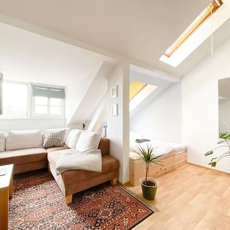 Schoene Ferienwohnung Mit Blick Ueber Stadtwald Lipsia Esterno foto