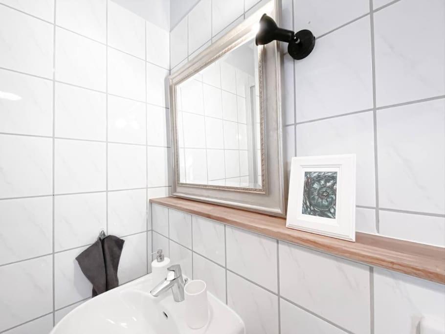 Schoene Ferienwohnung Mit Blick Ueber Stadtwald Lipsia Esterno foto