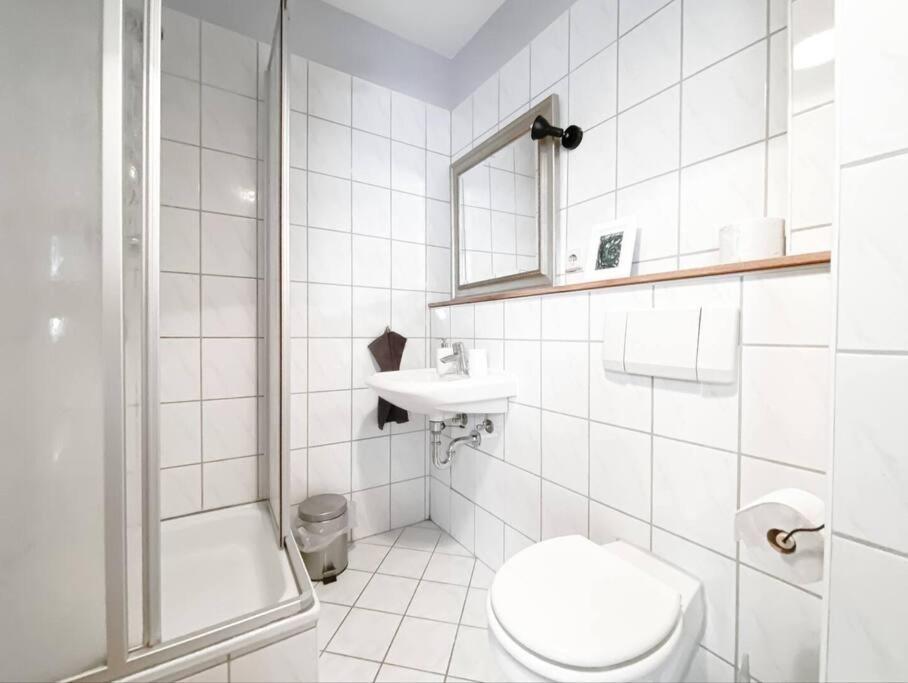 Schoene Ferienwohnung Mit Blick Ueber Stadtwald Lipsia Esterno foto